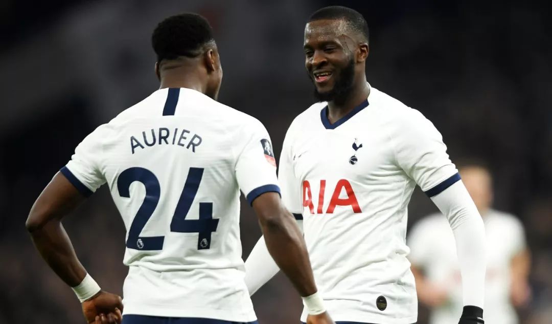 托特纳姆内部会议纪要流出——集结日单刀错失，德国杯使命明确，团队化学反应显著